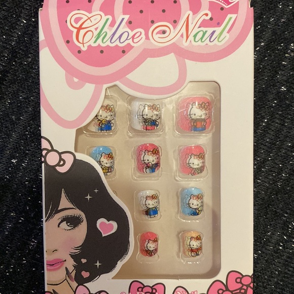 🌟5/$15 Girl’s🎁Bundle: Butterfly Necklace, Hello Kitty Nails&Pink Rose Earrings - Picture 3 of 6